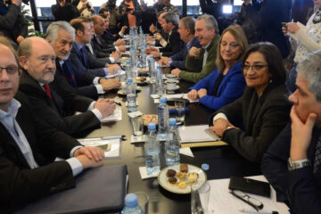 La devaluación impacta en las deudas de las provincias, con Buenos Aires a la cabeza (referencia a Entre Ríos)