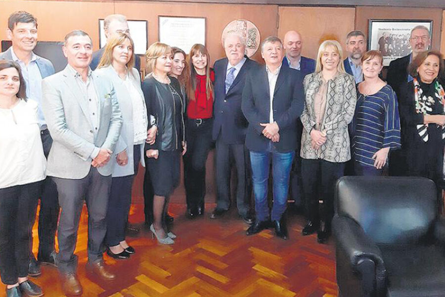 La salud pública, en riesgo por el ajuste (ministerio de Salud de Entre Ríos firmó reclamo a Nación)