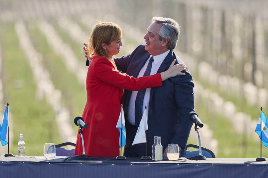 En Mendoza, junto a gobernadores peronistas, Fernández prometió “crear una capital alterna en cada provincia” (estuvo el entrerriano Bordet)