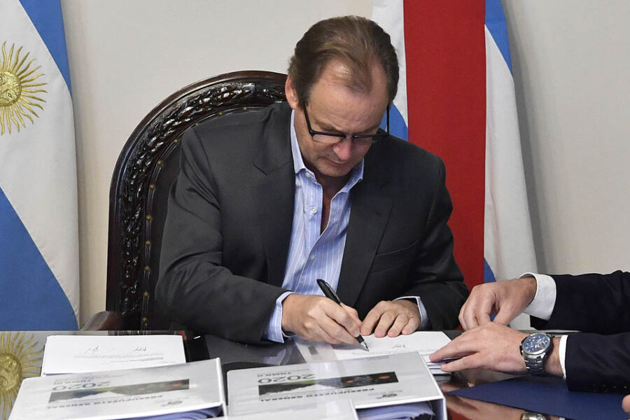 Bordet firmó proyecto con acento social y merma de fondos nacionales