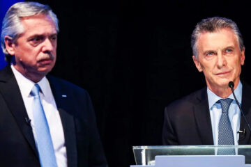 Fernández sigue la polémica con Macri por los celulares: “Con usted los jubilados son pobres” (recuerdan acto en Entre Ríos)