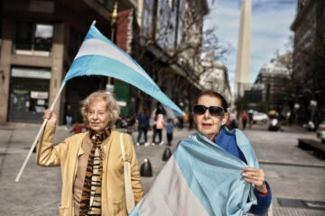 La marcha del millón: historias de venezolanos, maestras y familias del interior del país (referencia a Entre Ríos)