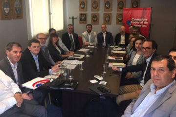 Cumbre de 18 provincias blinda reclamo de mayor compensación a Nación tras fallo (presencia de ministro de Entre Ríos)