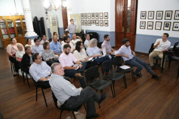 Concejales electos en reunión por presupuesto