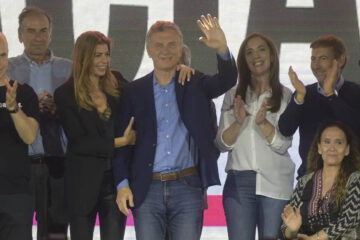 El último mes de Mauricio Macri: obras, viajes, balance y el deseo de una Plaza llena (podría visitar Entre Ríos)