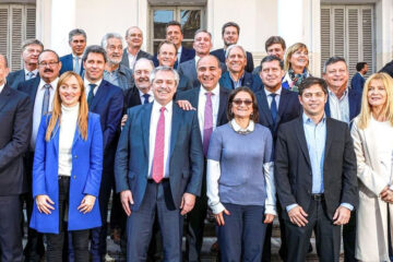 Los jefes provinciales se reagrupan según su relación con el próximo gobierno (gobernador de Entre Ríos en la primera línea del albertismo)