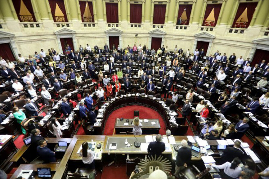 Diputados entrerrianos donan subsidios a la salud pública
