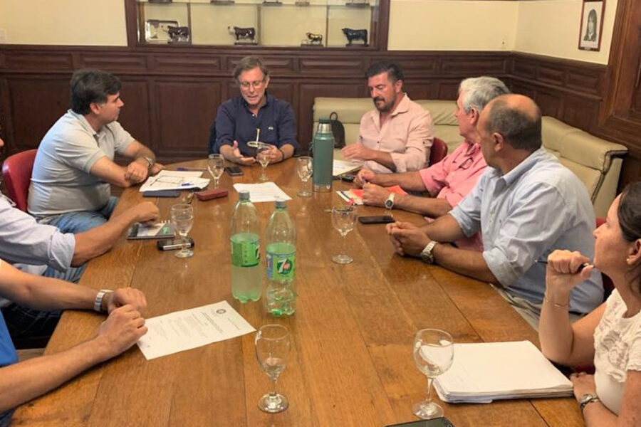 Ruralistas le preguntaron a Bahillo si habrá cambios en impuestos rurales