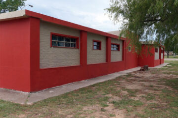 Mantenimiento y pintura en el Polideportivo