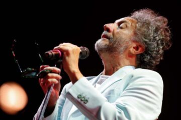 Fito Páez, entusiasmado y agradecido, debutó en el Festival Nacional de Folklore de Cosquín (referencia a un coreógrafo entrerriano)