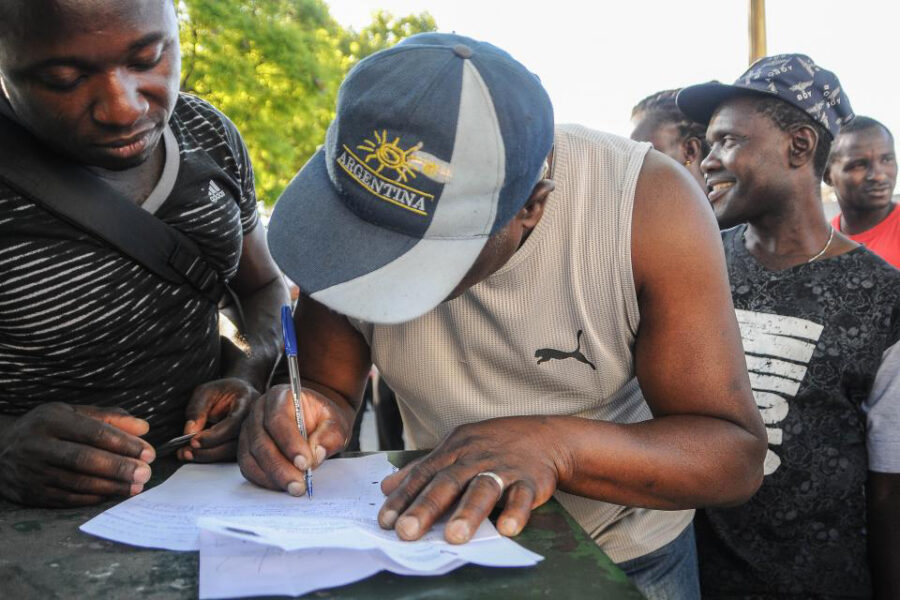 El sistema de radicación de extranjeros que recorta derechos a los migrantes (un caso en Entre Ríos)