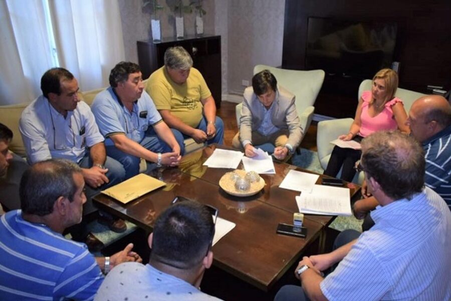 Congelan tarifas de colectivos