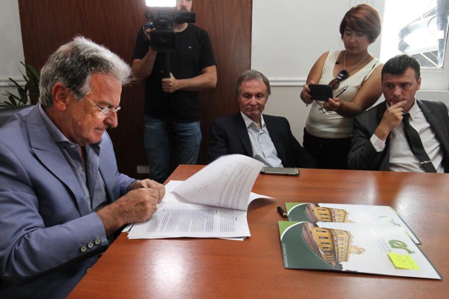 Ministro de Bordet reemplaza a macrista en Salto Grande