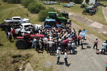 Un tractorazo para reclamar por el abandono de los caminos rurales (en Entre Ríos)