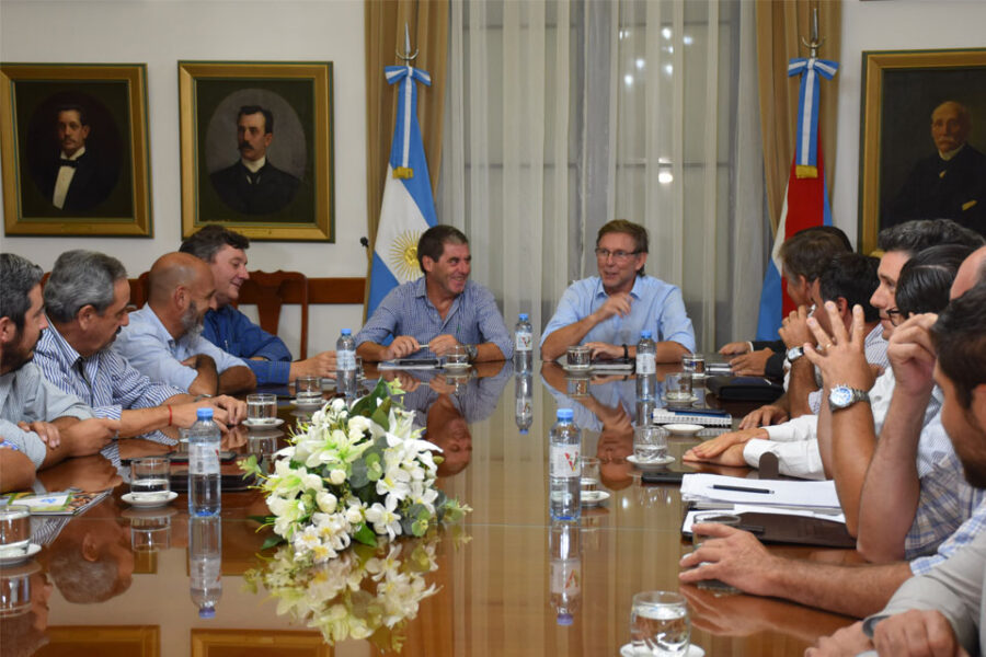 Provincia y Mesa de Enlace se reunieron después de los cruces