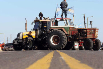 Gremialista amenaza con echar productores de la ruta