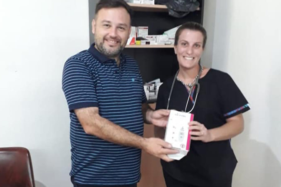 Intendente y concejales donaron termómetros digitales a centros de salud