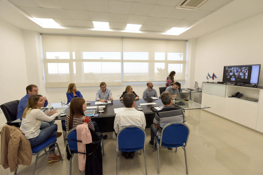 Los senadores escucharon a Bordet desde sus casas