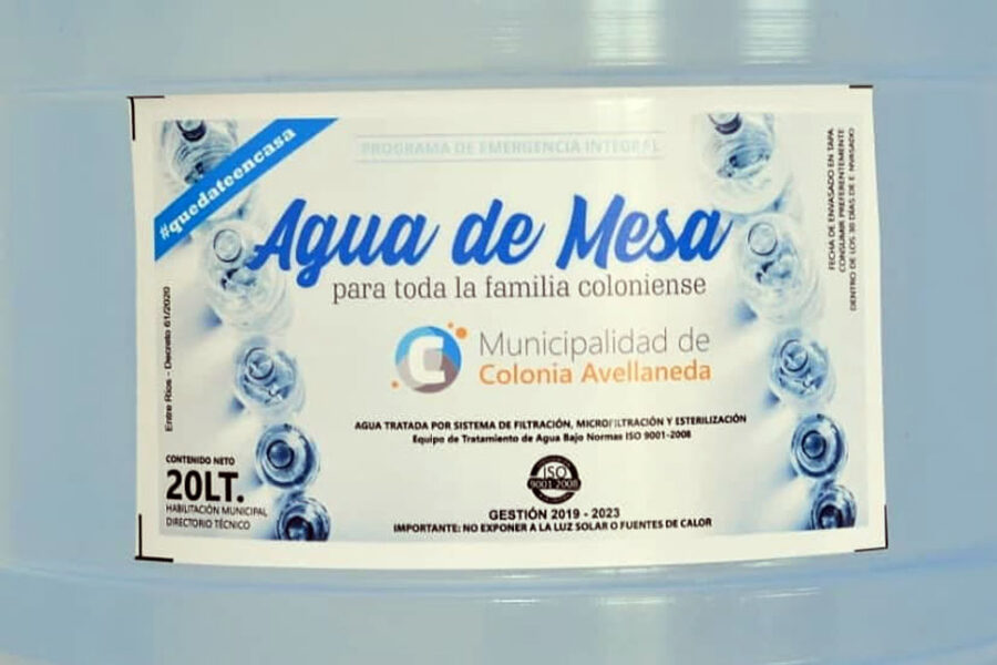 Entrega de Bidones de Agua.