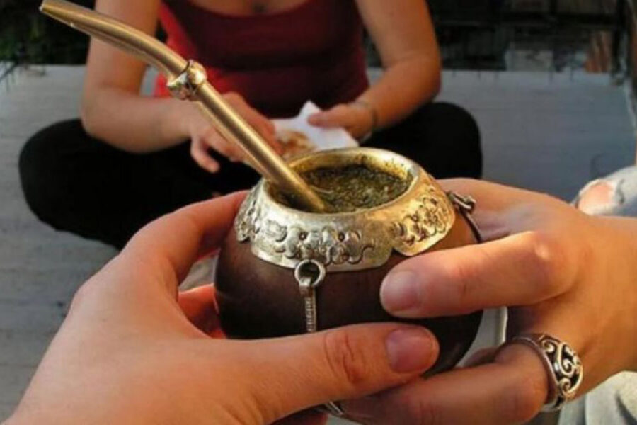 Compartieron un mate y generaron un rebrote de casos: los riesgos de una costumbre difícil de dejar (fue en Entre Ríos)