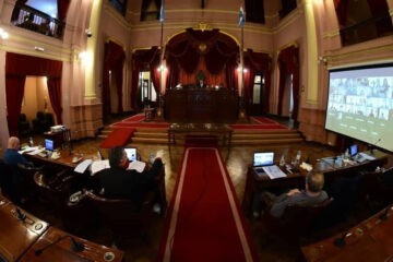 Rechazan que TV, celulares e internet sean servicios públicos