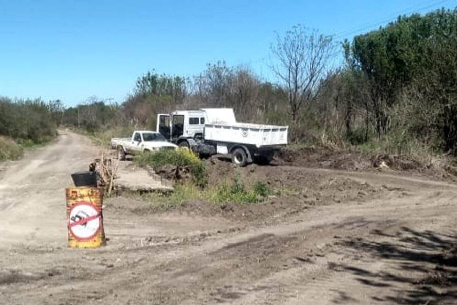 Trabajos de refacción en el puente de arroyo El Sauce