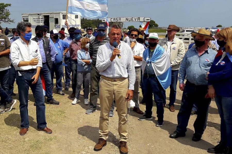 Orden de restricción contra los hermanos y sus manifestantes