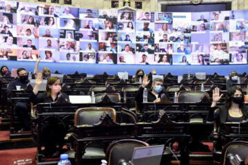 Diputados: tras 14 horas de debate y sin JxC, el oficialismo aprobó el Presupuesto (entrerriano defendió el proyecto)