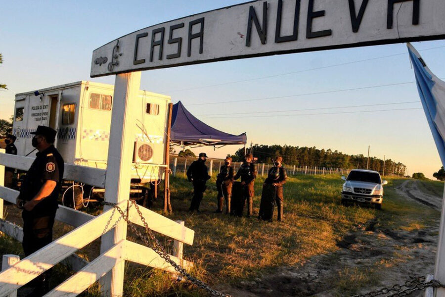 Entre Ríos: suspenden a un funcionario acusado de salir del campo de los Etchevehere en un auto con usurpadores