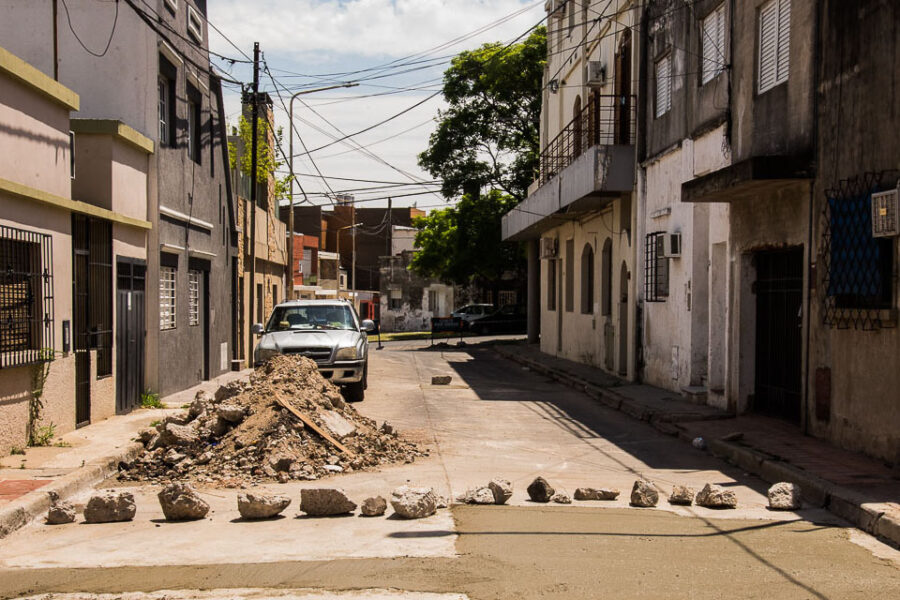 Mejoran tramo de calle Zuviría