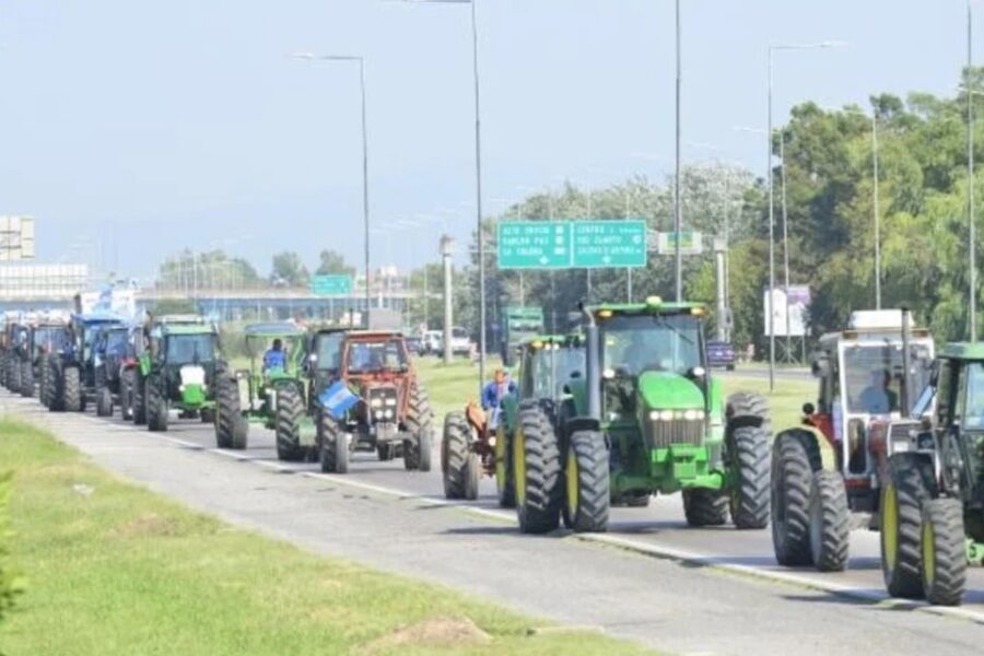 Por el cierre de las exportaciones de maíz, la Mesa de Enlace lanzó un paro del campo de tres días (corte de ruta en Entre Ríos)