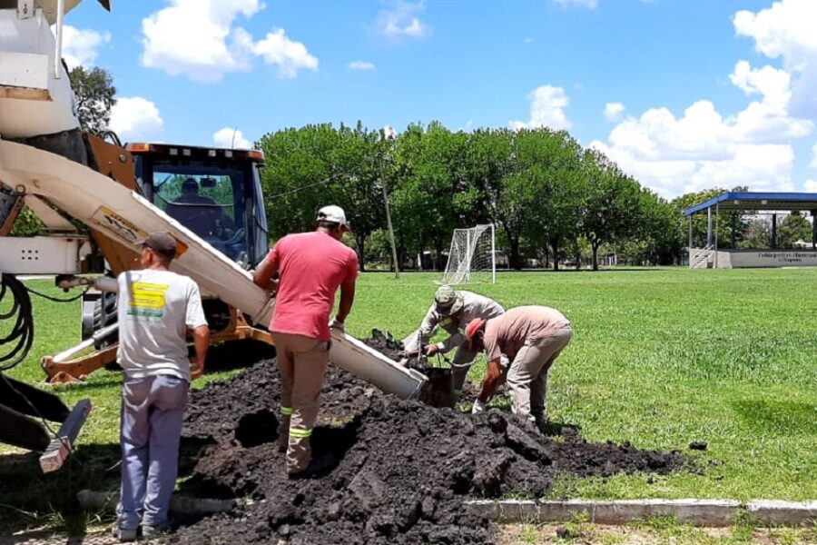 Se efectúan trabajos en el Polideportivo Municipal