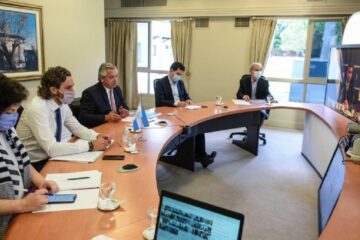 Covid: Alberto Fernández acordó con gobernadores límites a la circulación nocturna (participó el mandatario entrerriano)