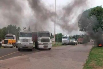 Transportistas levantaron cortes en autopistas pero siguen reclamando aumento de los fletes (medida en Entre Ríos)