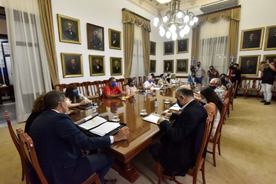 El gobierno le ofreció un 36 por ciento a docentes y estatales