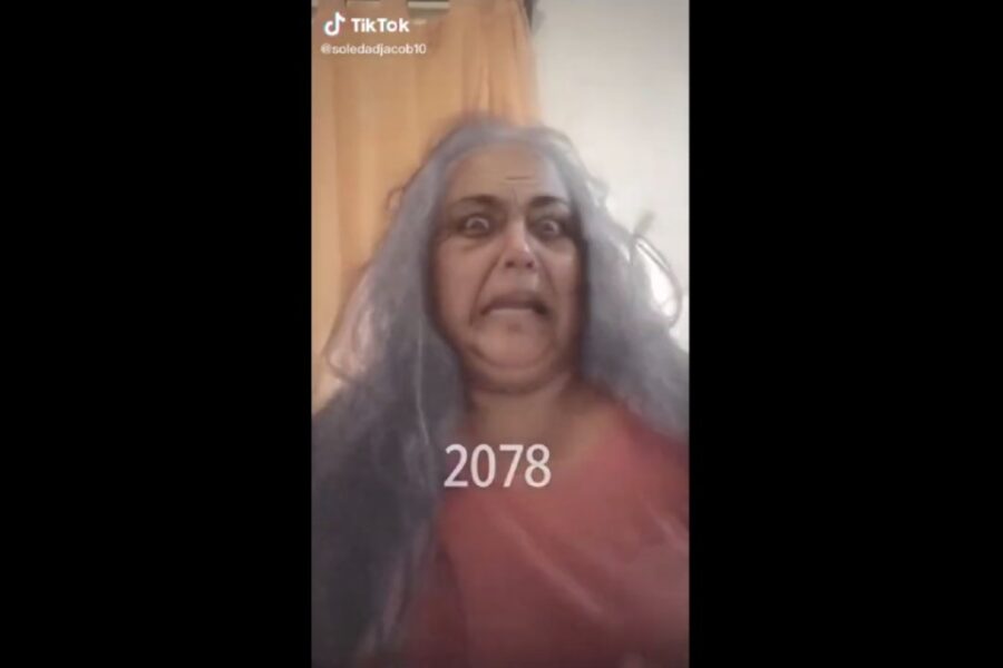 La concejala que se hace zombi tras recibir la vacuna