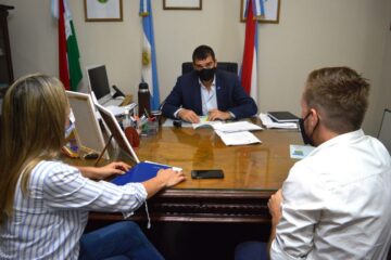 Firman convenio para ejecución del programa de microcréditos