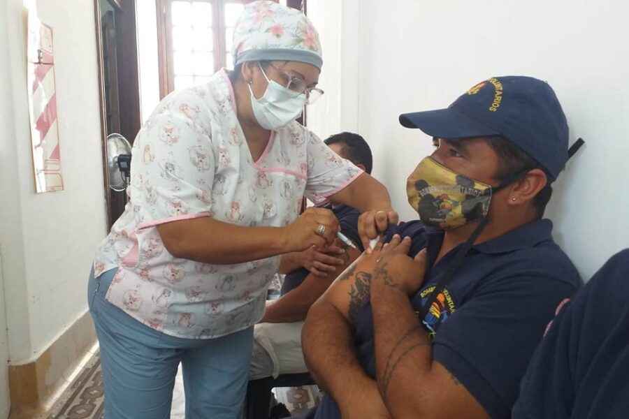 Comenzaron a vacunar a Bomberos Voluntarios
