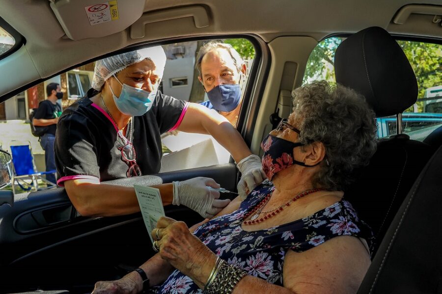 Postergarán la aplicación de la segunda dosis