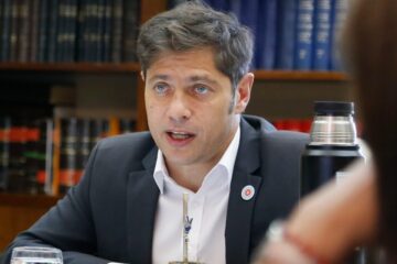 Mercados optimistas: pese a la pelea, precios asumen un arreglo Buenos Aires-acreedores (referencia a Entre Ríos)