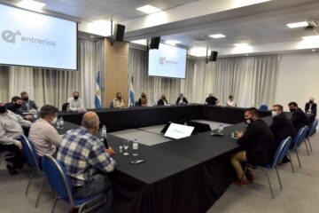 Stratta coordina con intendentes ante la segunda ola