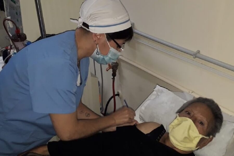 El San Blas vacuna a personas dializadas de la ciudad