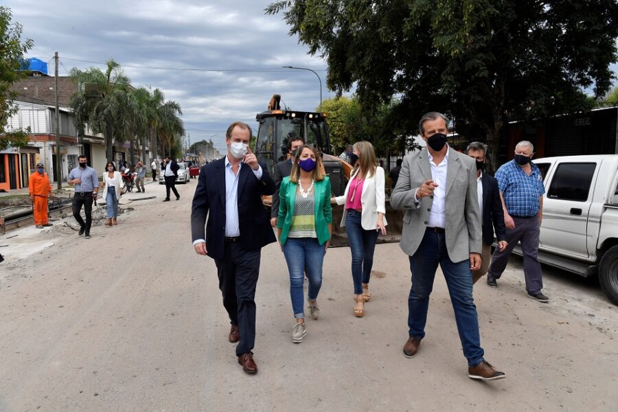 Bordet recorrió obras viales y de gas natural en Paraná