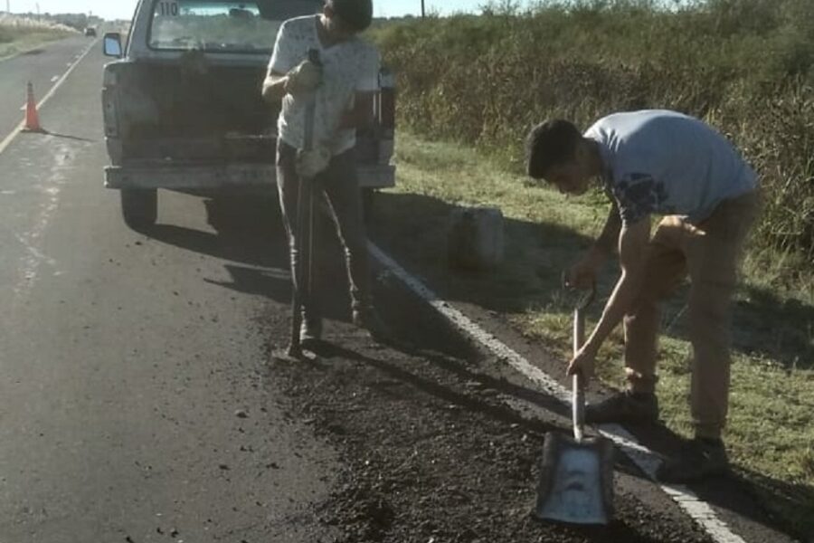 Trabajos de bacheo en la Ruta Provincial Nº 7