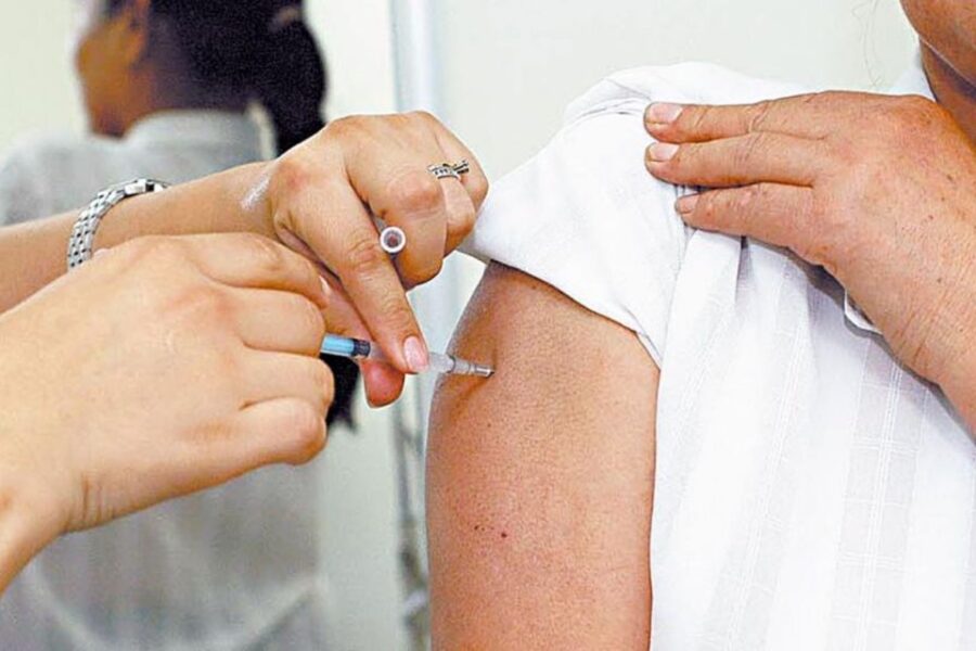 Una mujer se vacunó sin anotarse y se burló en WhatsApp: “Hice uso de la truchez” (ocurrió en Entre Ríos)