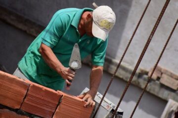 El gobierno lanzó una línea de créditos para la refacción y construcción de viviendas (participó el gobernador entrerriano)