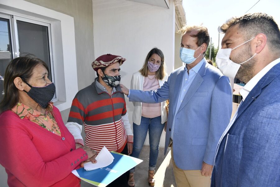Bordet inauguró 44 viviendas en Federal