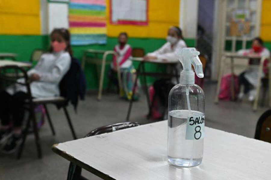 El lunes 9 de mayo se retomarán las clases presenciales en las ciudades de mayor densidad