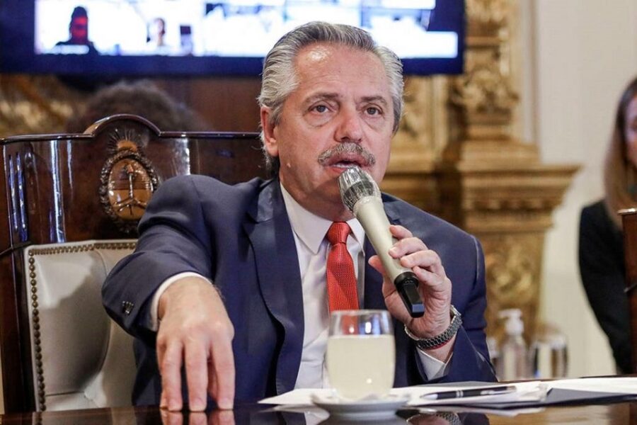 Alberto analiza un cierre de todo comercio no esencial y las escuelas por tres semanas (mención a médico entrerriano)