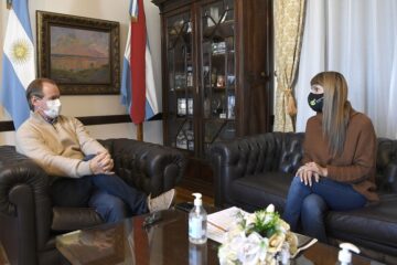 Bordet acordó con Velázquez reforzar el plan de vacunación